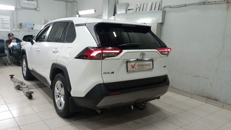 Toyota RAV4 2022 года, 60 383 км - вид 4