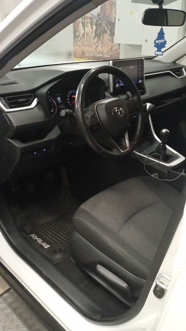 Toyota RAV4 2022 года, 60 383 км - вид 5