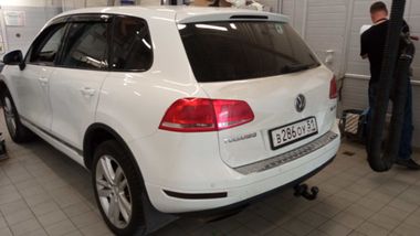 Volkswagen Touareg 2012 года, 289 000 км - вид 4