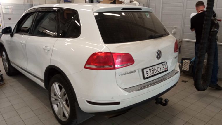 Volkswagen Touareg 2012 года, 289 000 км - вид 4