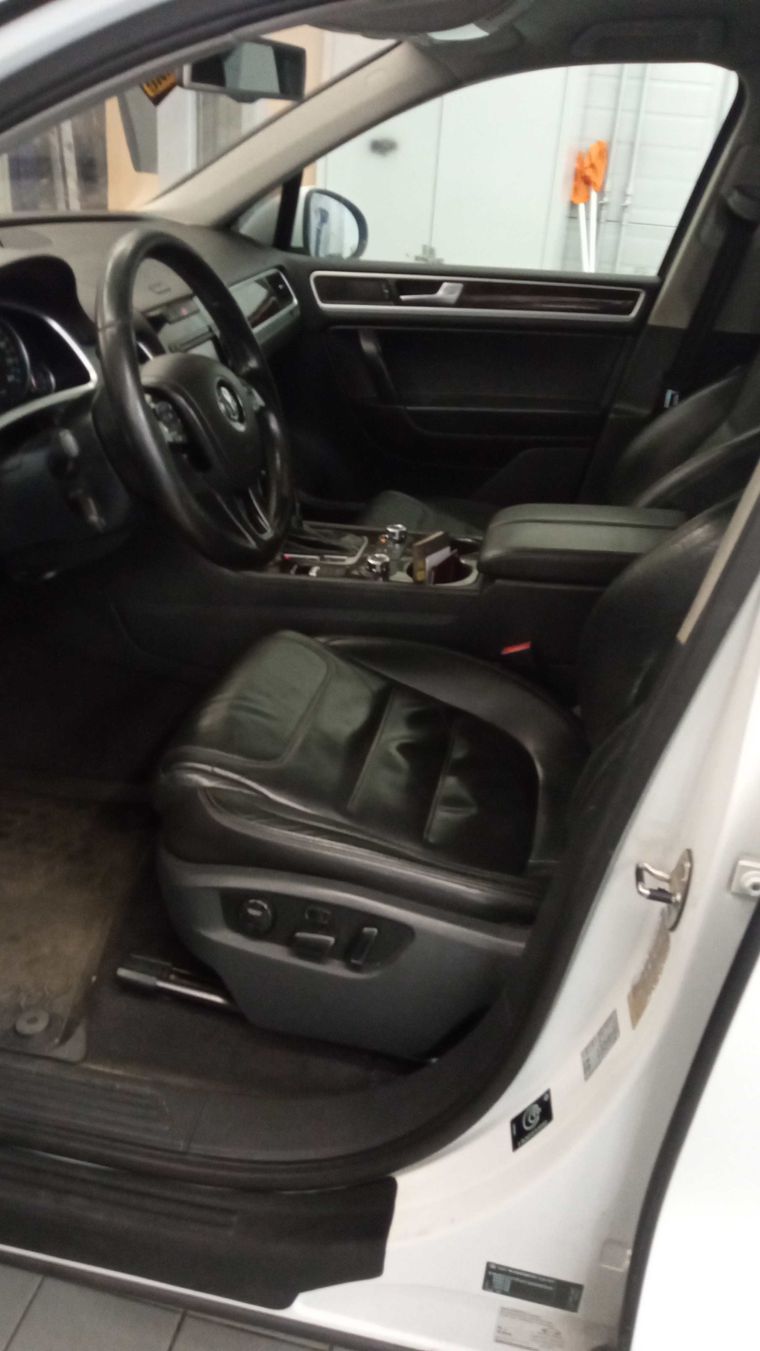 Volkswagen Touareg 2012 года, 289 000 км - вид 5