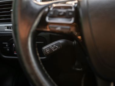 Volkswagen Touareg 2012 года, 289 000 км - вид 6