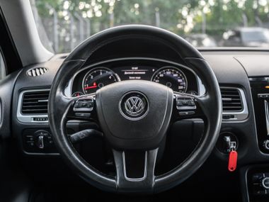 Volkswagen Touareg 2012 года, 289 000 км - вид 7