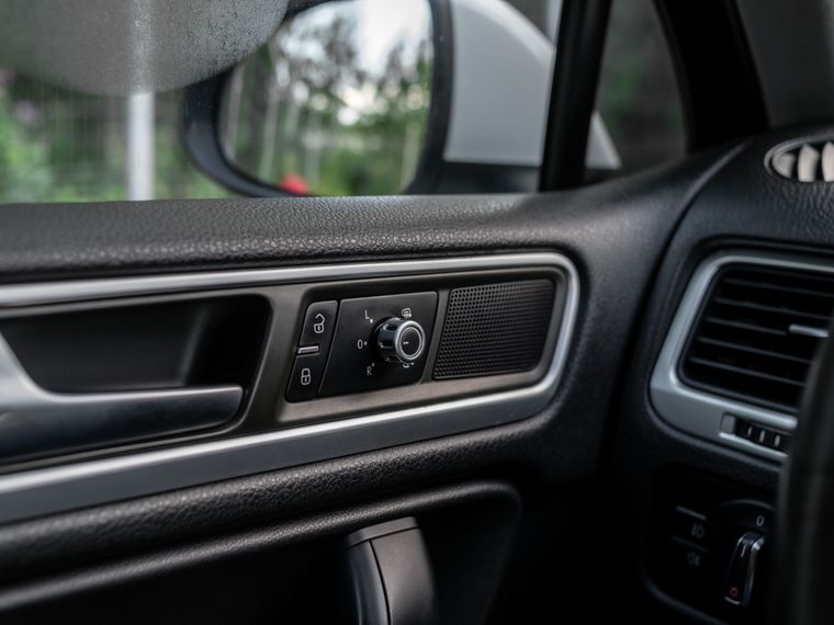Volkswagen Touareg 2012 года, 289 000 км - вид 12