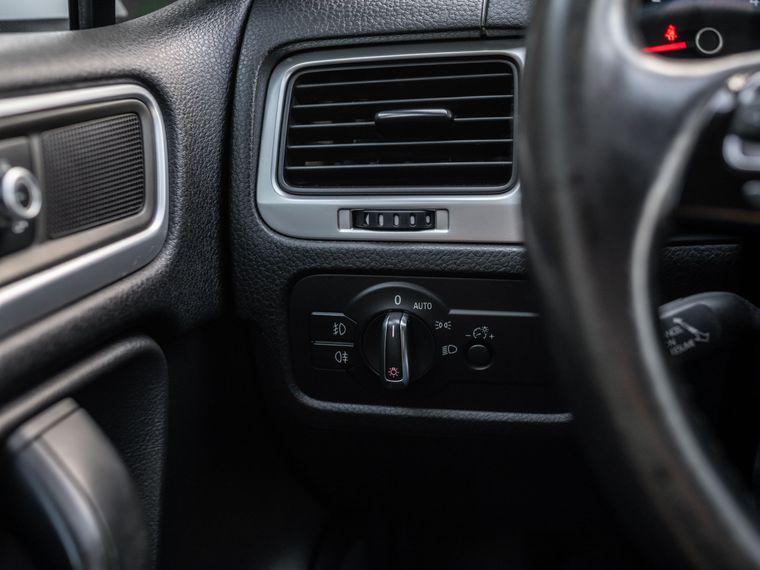 Volkswagen Touareg 2012 года, 289 000 км - вид 14