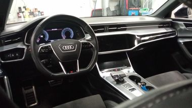 Audi A6 2020 года, 72 585 км - вид 5