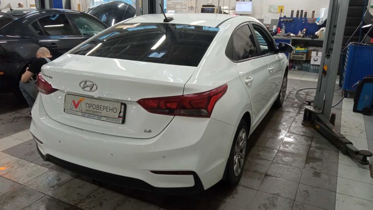 Hyundai Solaris 2018 года, 355 771 км - вид 3