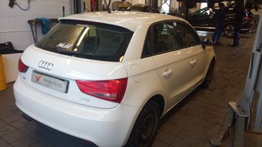 Audi A1 2012 года, 104 052 км - вид 3