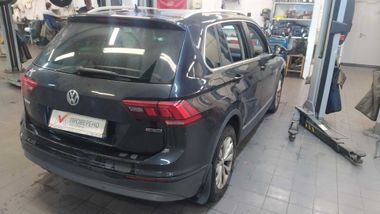 Volkswagen Tiguan 2018 года, 107 495 км - вид 3