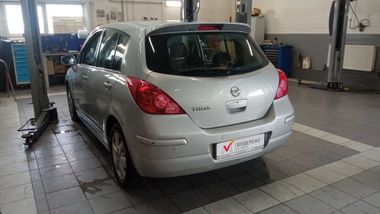 Nissan Tiida 2013 года, 136 163 км - вид 3