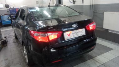 Kia Rio 2013 года, 148 497 км - вид 4