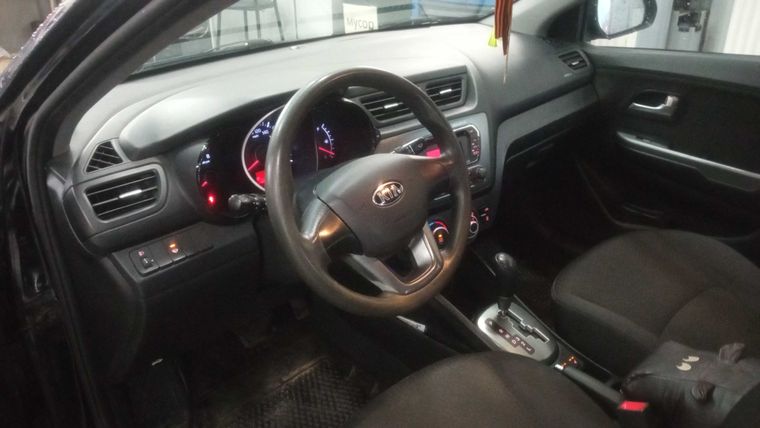 Kia Rio 2013 года, 148 497 км - вид 5