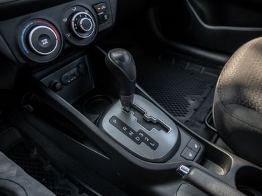KIA Rio 2013 года, 148 497 км - вид 8