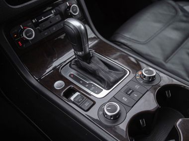 Volkswagen Touareg 2014 года, 291 371 км - вид 10