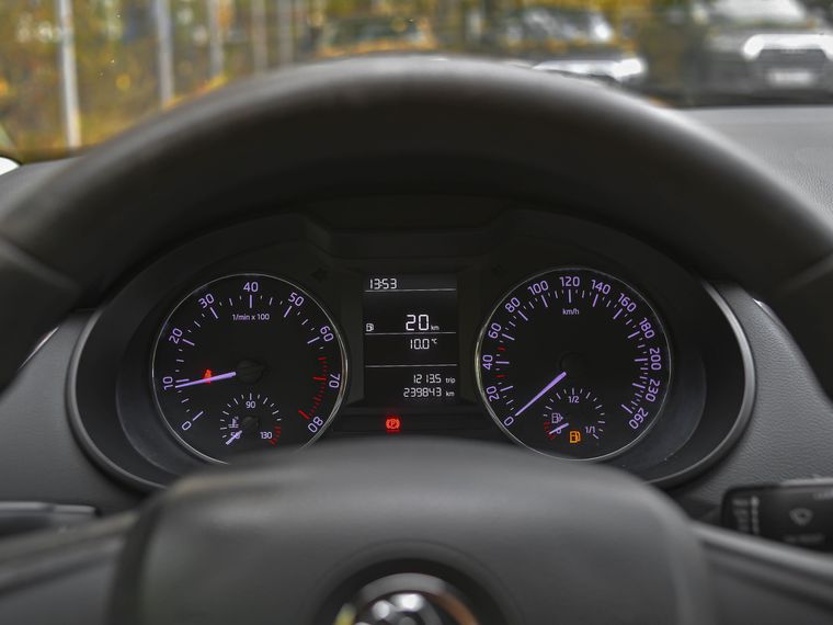 Skoda Octavia 2014 года, 240 000 км - вид 5