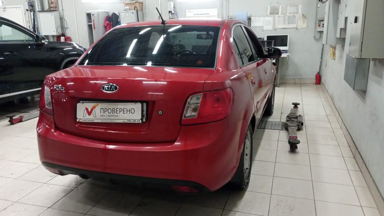 Kia Rio 2011 года, 98 000 км - вид 3