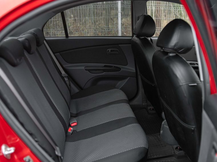 Kia Rio 2011 года, 98 000 км - вид 10