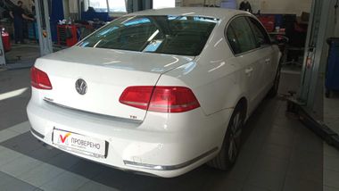 Volkswagen Passat 2011 года, 185 370 км - вид 3