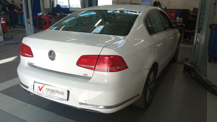 Volkswagen Passat 2011 года, 185 370 км - вид 3