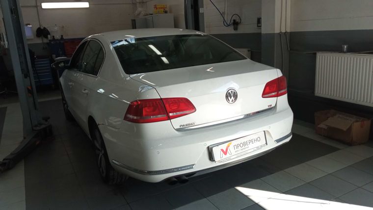 Volkswagen Passat 2011 года, 185 370 км - вид 4