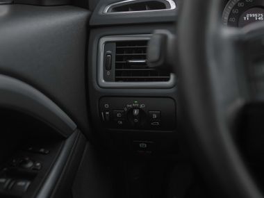 Volvo XC70 2013 года, 299 573 км - вид 9