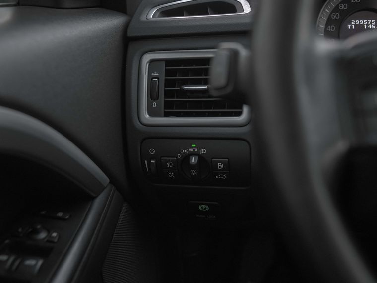 Volvo XC70 2013 года, 299 573 км - вид 9