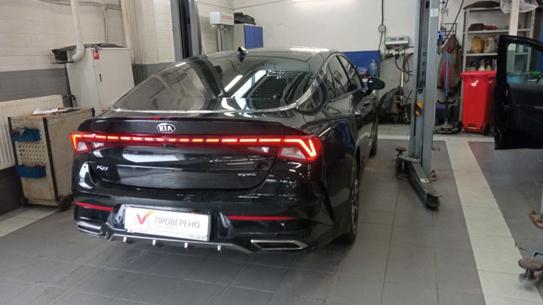 KIA K5 2020 года, 137 510 км - вид 3