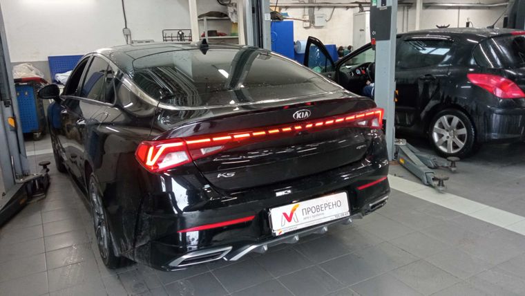 KIA K5 2020 года, 137 510 км - вид 4