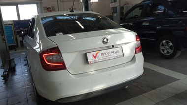 Skoda Rapid 2018 года, 111 396 км - вид 3