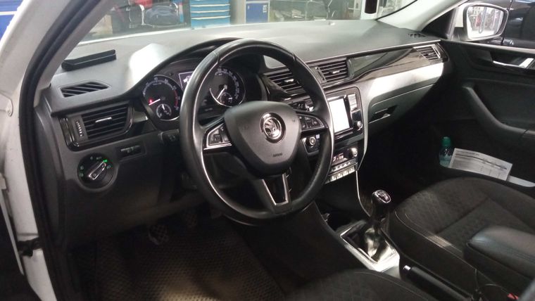 Skoda Rapid 2018 года, 111 396 км - вид 4