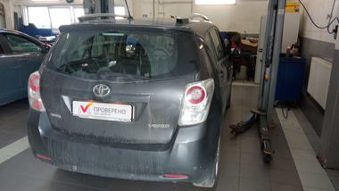 Toyota Verso 2012 года, 97 989 км - вид 3