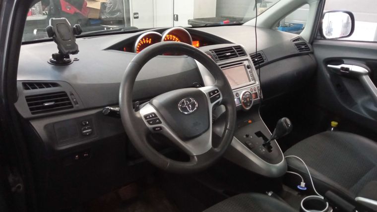 Toyota Verso 2012 года, 97 989 км - вид 5