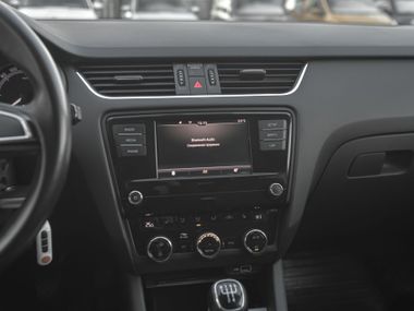 Skoda Octavia 2018 года, 106 070 км - вид 8