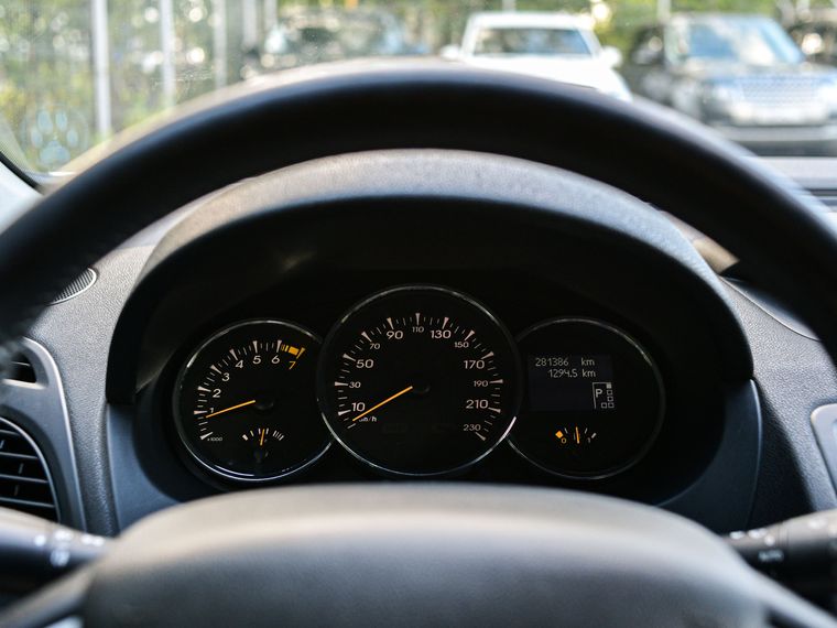 Renault Fluence 2010 года, 280 695 км - вид 5