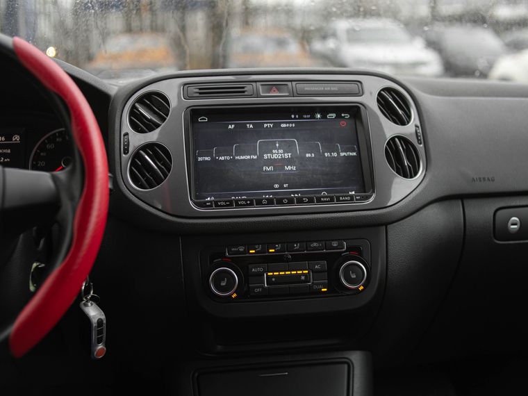 Volkswagen Tiguan 2011 года, 198 242 км - вид 7