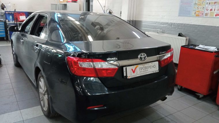 Toyota Camry 2014 года, 200 393 км - вид 4