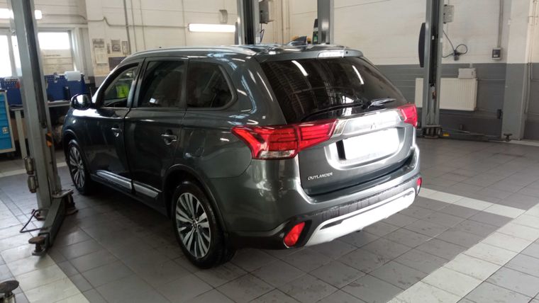 Mitsubishi Outlander 2020 года, 51 251 км - вид 4