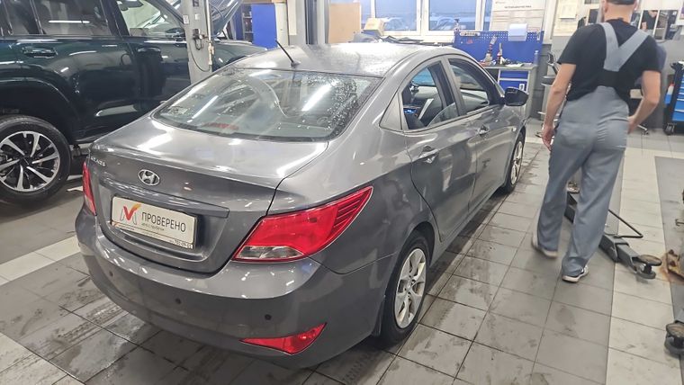 Hyundai Solaris 2015 года, 105 980 км - вид 3