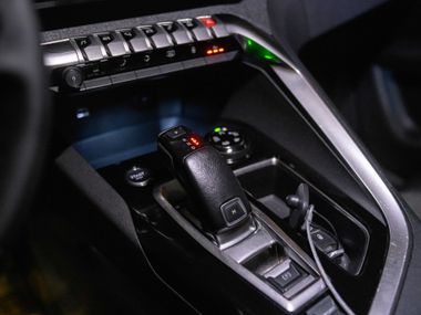 Peugeot 3008 2018 года, 231 038 км - вид 10