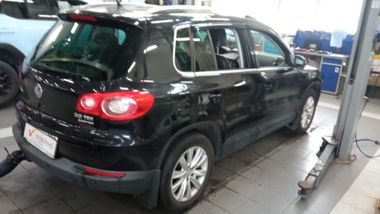 Volkswagen Tiguan 2010 года, 273 571 км - вид 3