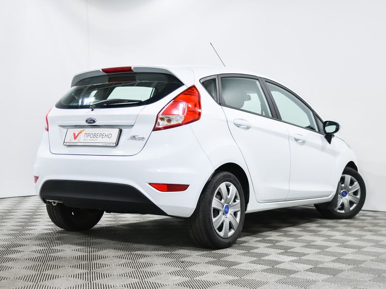 Ford Fiesta 2015 года, 102 222 км - вид 4