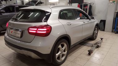 Mercedes-Benz GLA-класс 2018 года, 86 001 км - вид 3