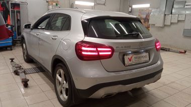 Mercedes-Benz GLA-класс 2018 года, 86 001 км - вид 4