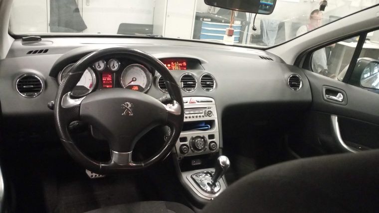 Peugeot 408 2015 года, 173 219 км - вид 5