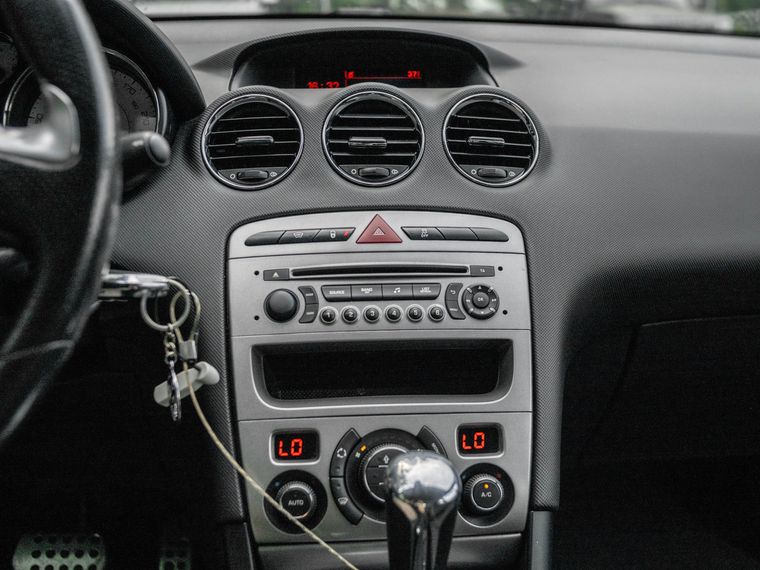 Peugeot 408 2015 года, 173 219 км - вид 7