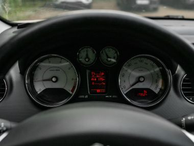 Peugeot 408 2015 года, 173 219 км - вид 5