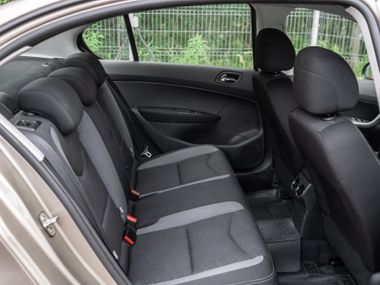 Peugeot 408 2015 года, 173 219 км - вид 10