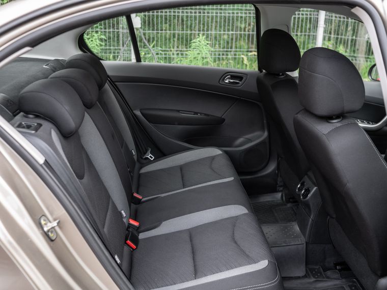 Peugeot 408 2015 года, 173 219 км - вид 10