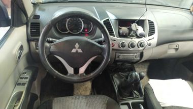 Mitsubishi L200 2012 года, 248 941 км - вид 5