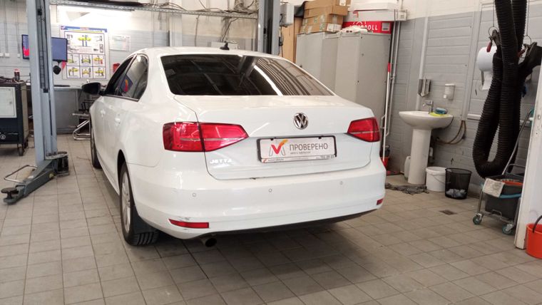 Volkswagen Jetta 2017 года, 75 203 км - вид 4